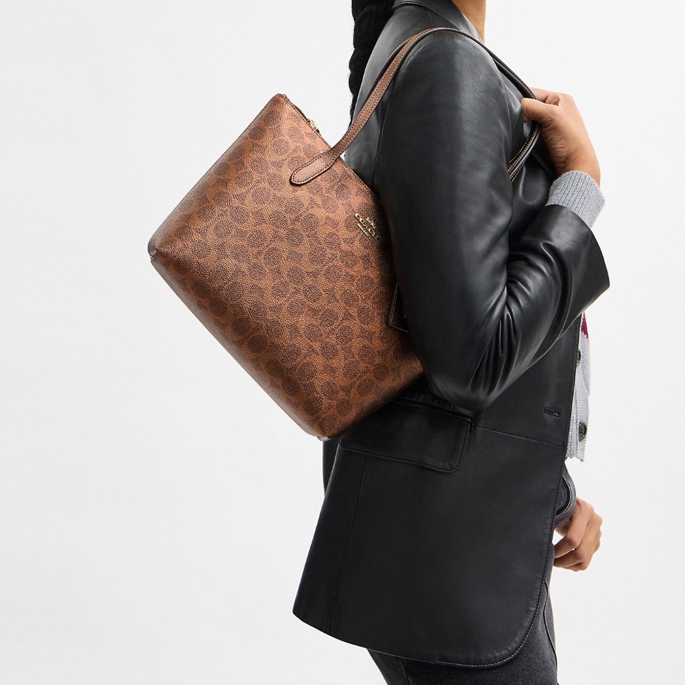 New Coach Fiona Zip Tote Bag In Signature Canvas Gold/Brown/Copper - Picture 2 of 3